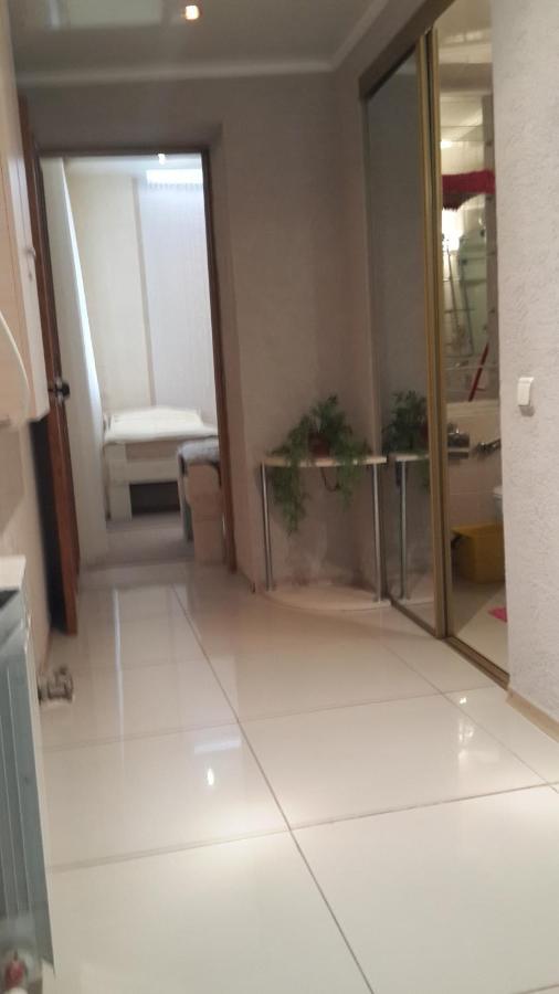 Апартаменты В Центре, По Типу Хостел Kropîvnîțkîi Exterior foto
